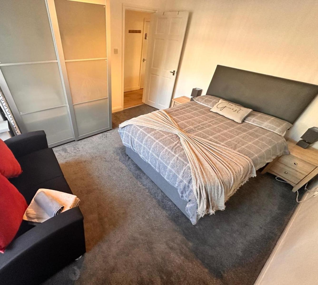 Birmingham Blissful Apartment With 2 Bedrooms Bagian luar foto