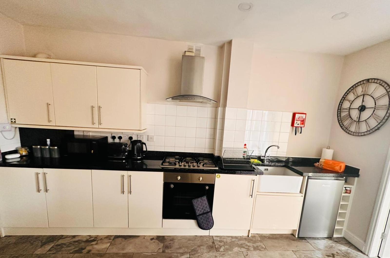 Birmingham Blissful Apartment With 2 Bedrooms Bagian luar foto
